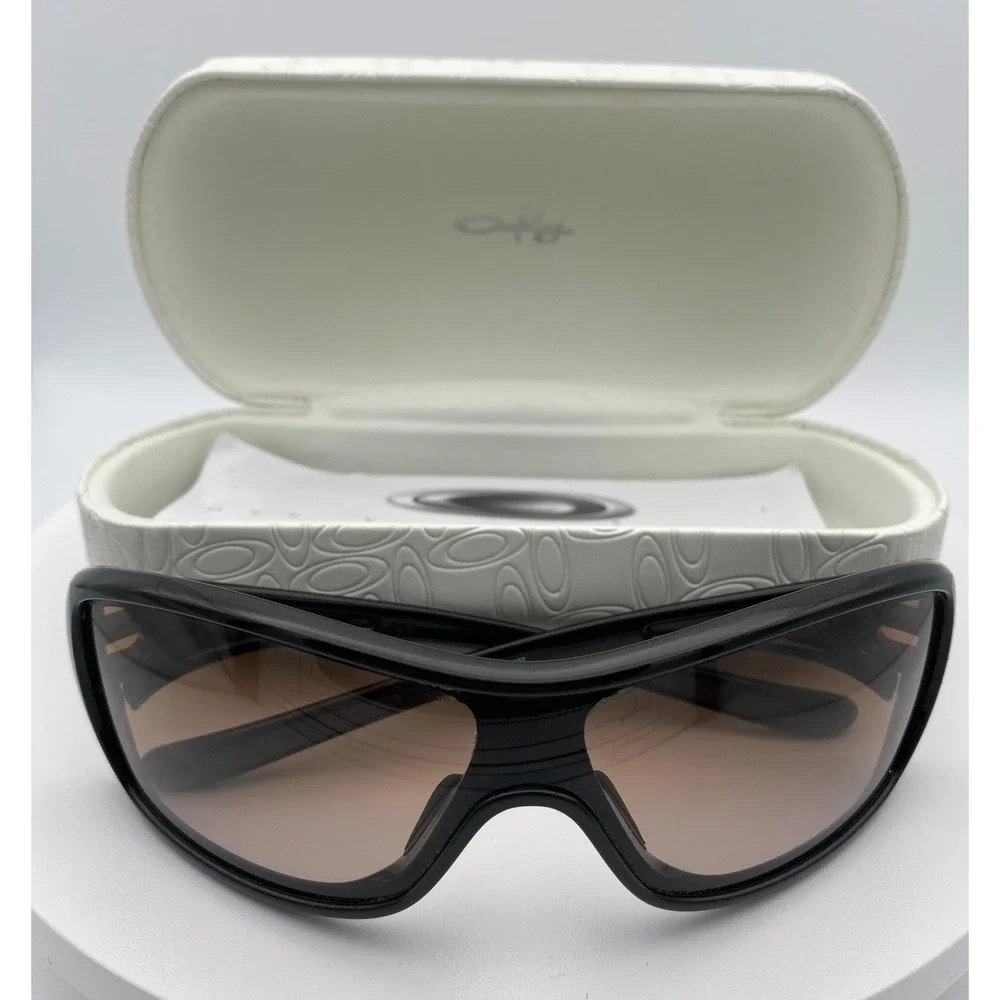 Oakley Ideal Polished Brown Sunglasses Mens OO9151-01 127 Includes Original Case